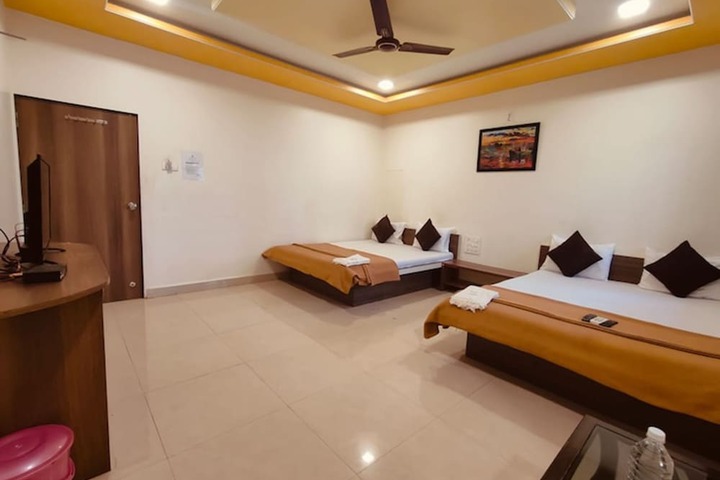 Room 4 of 31