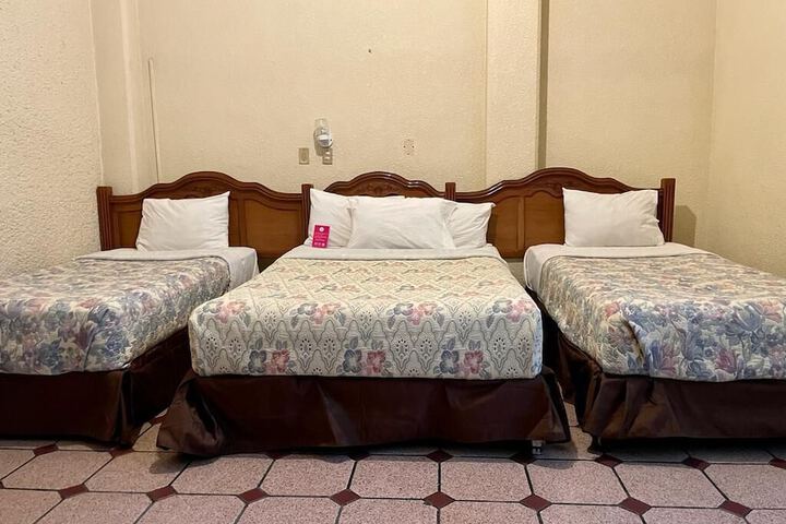 Room 16 of 32