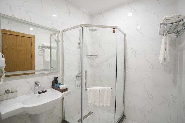Room 15 of 23