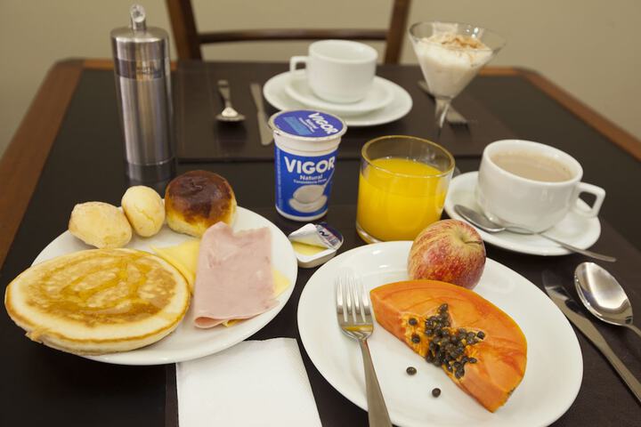 Breakfast/Coffee Service 34 of 39