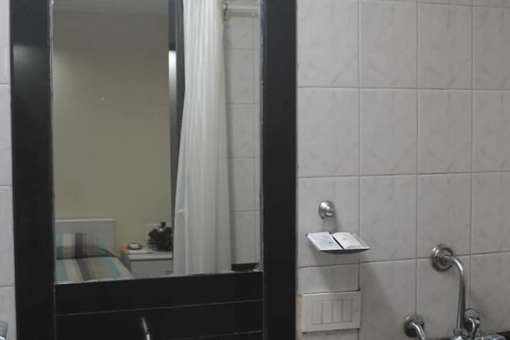 Room 13 of 23
