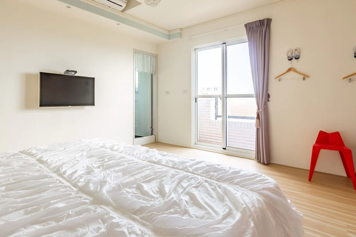 Room 1 of 10