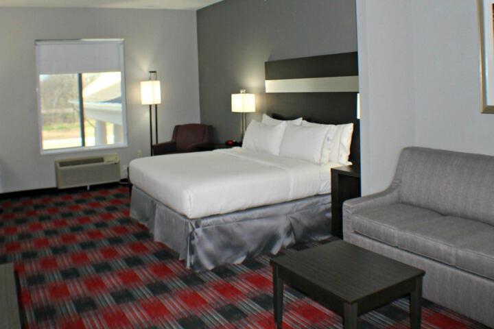 1 King Bed Standard Comm Accessible (3 of 10)