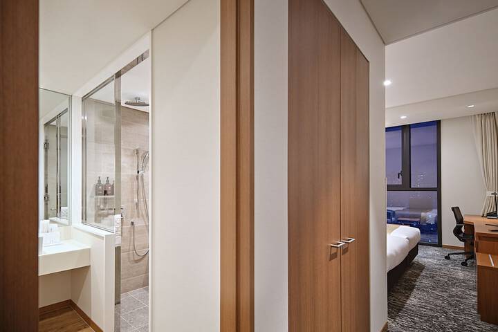 Room 48 of 158