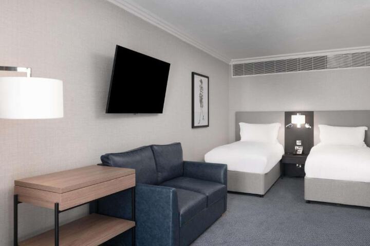 Room 49 of 144