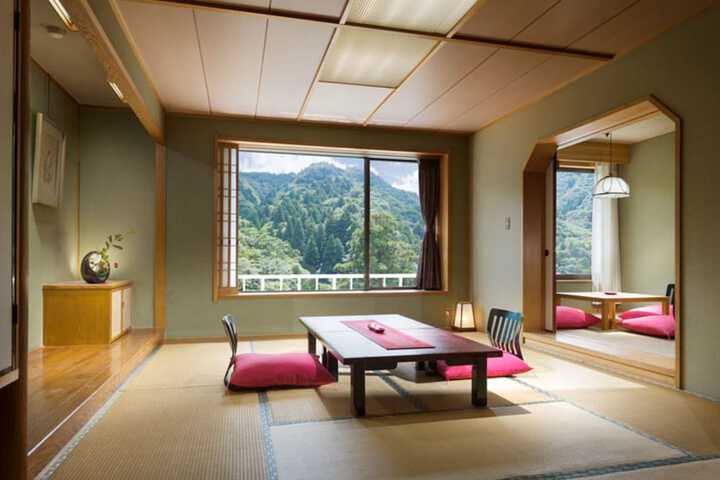 Room 10 of 41