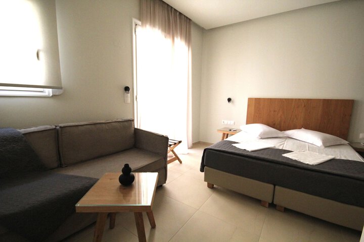 Room 18 of 33