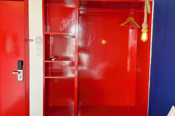 Room 40 of 122
