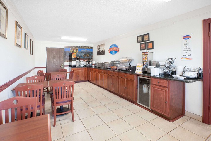 Breakfast/Coffee Service 19 of 21