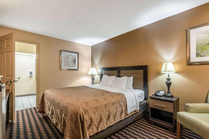 1 King Bed (11 of 12)