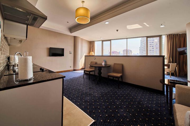 Room 62 of 83