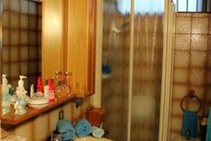 Room 2 of 17