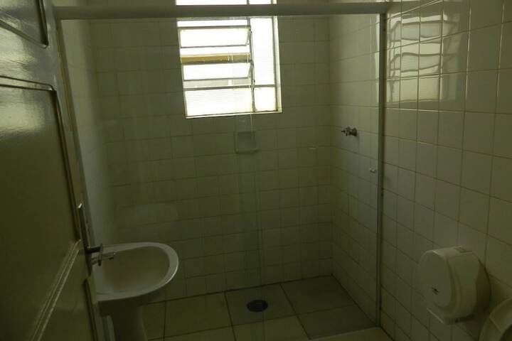 Room 5 of 16
