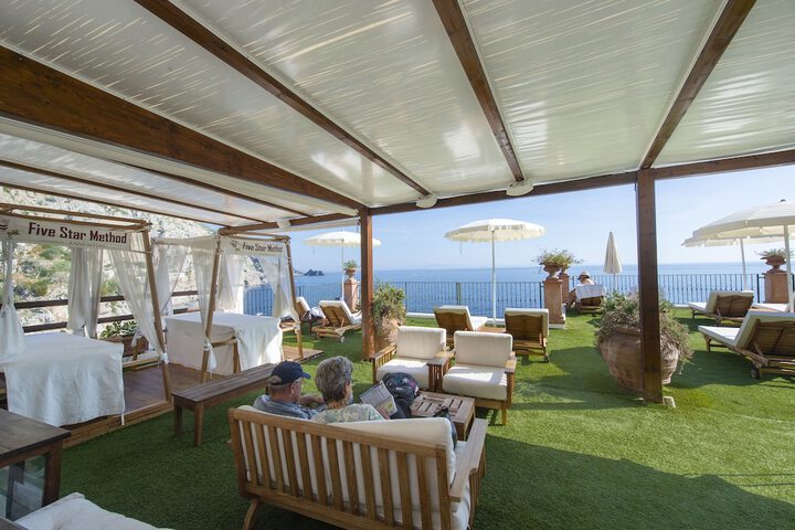 Sundeck 226 of 260