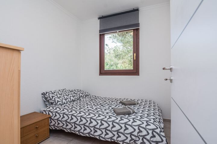 Room 4 of 20