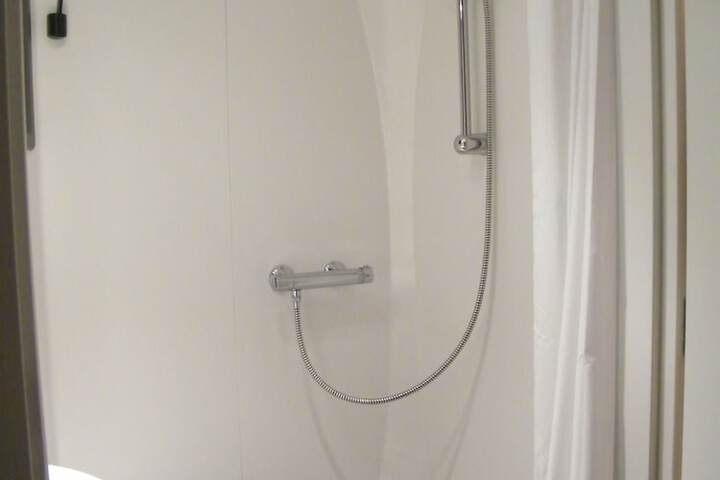 Room 35 of 58