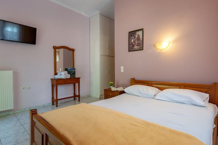 Room 16 of 33