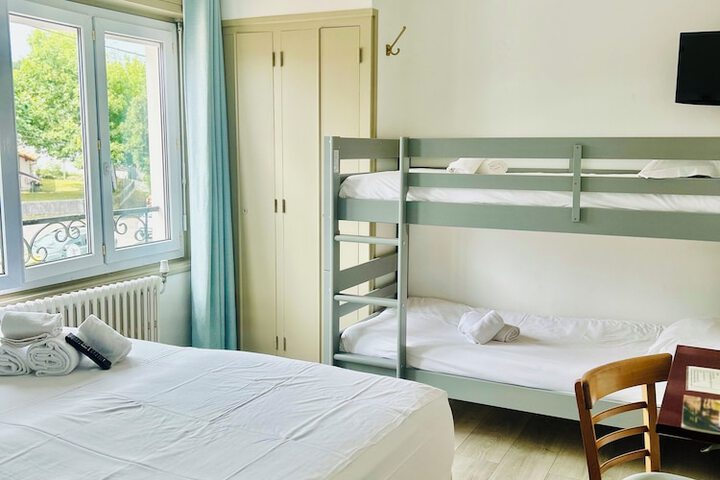 Room 2 of 35