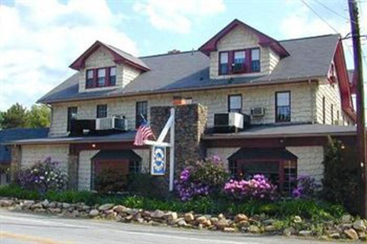 Exterior of Ligonier Country Inn