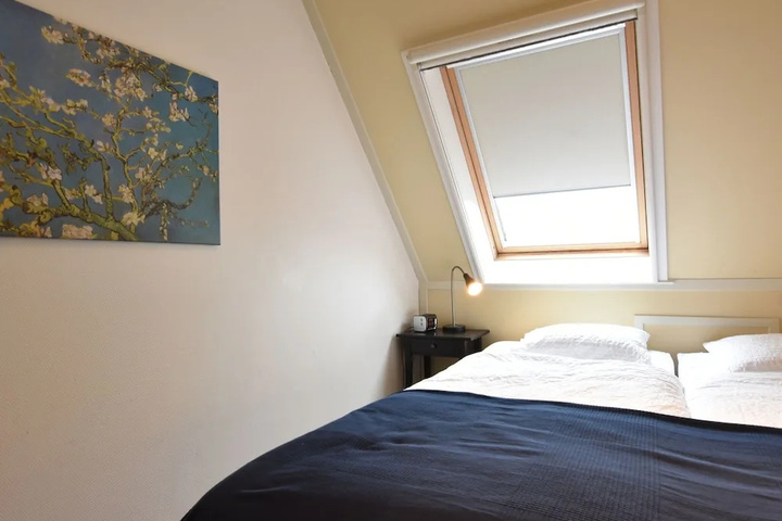 Room 6 of 15