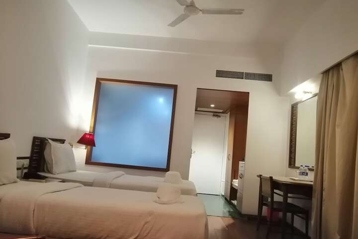 Room 98 of 181