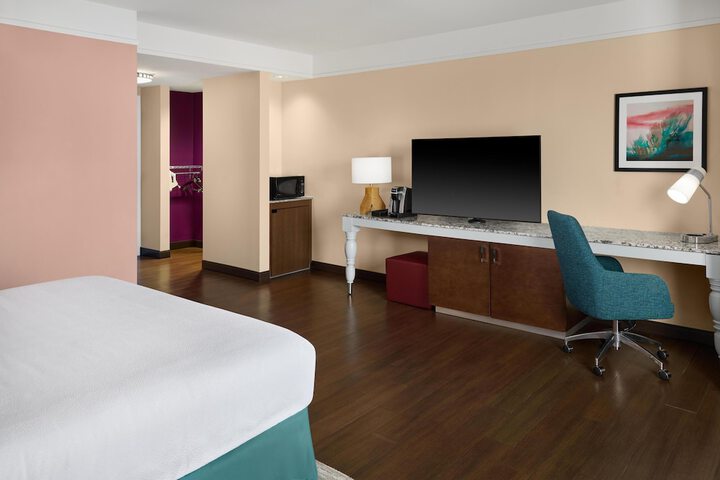 Room 19 of 43