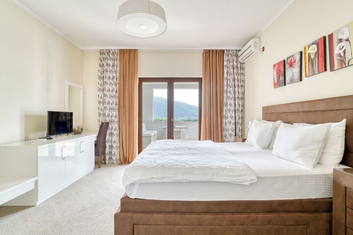 Room 25 of 62
