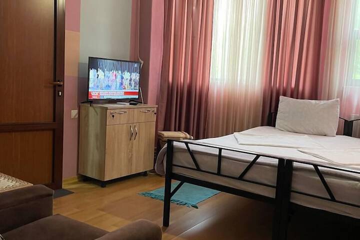 Room 3 of 32