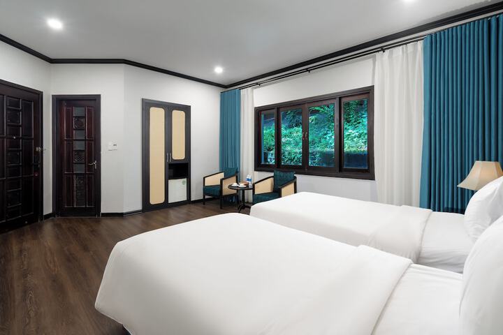 Room 33 of 81