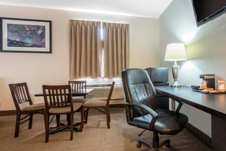 Room 33 of 72