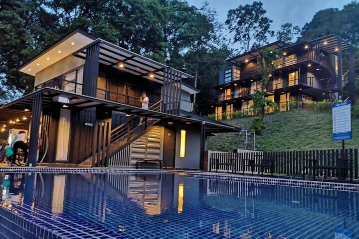 Pools & Facilities