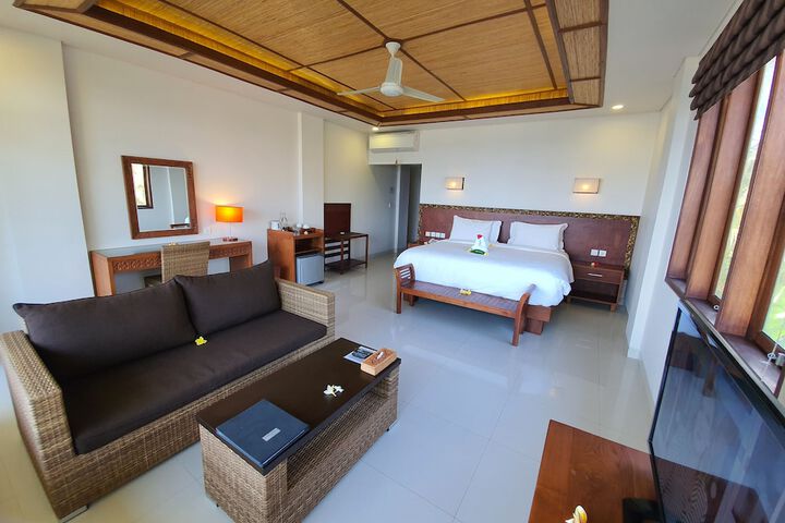 Room 16 of 106