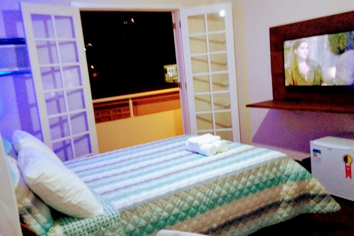 Room 10 of 80