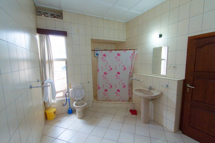 Room 16 of 29
