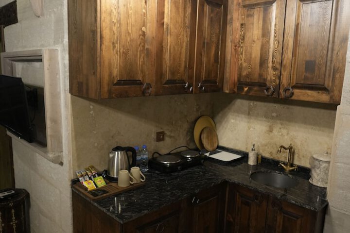 Room 6 of 66