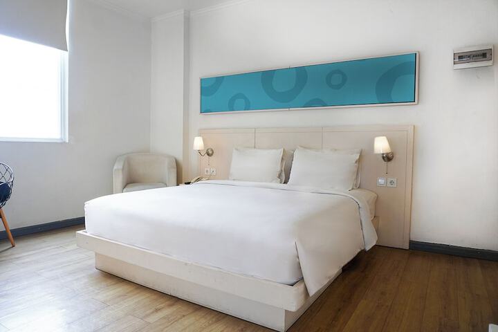 Room 9 of 40