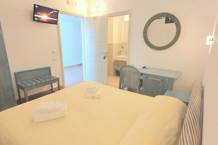 Room 14 van 79