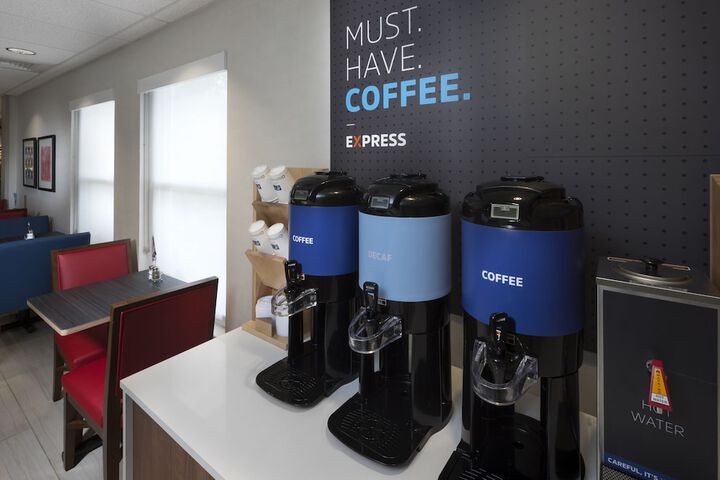 Breakfast/Coffee Service 28 of 34