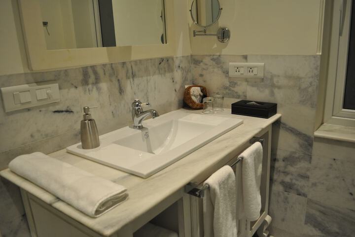 Room 15 of 46