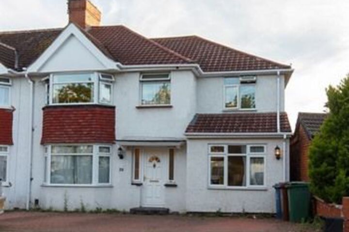 Stunning Room in West Harrow