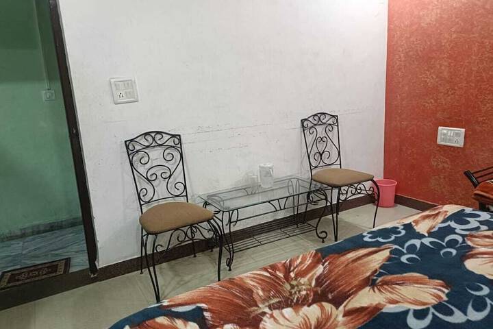 Room 3 of 16