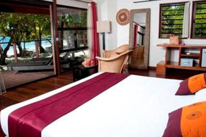 Room 4 of 33