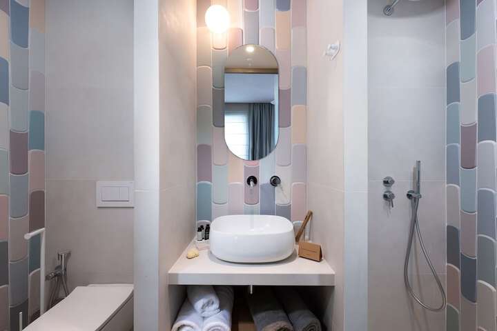 Room 43 of 79