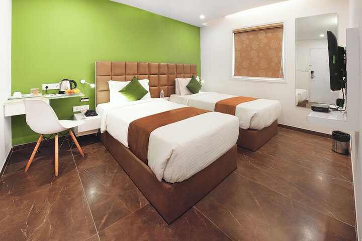 Room 7 of 28