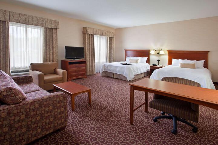 2 Queen Beds (6 of 6)
