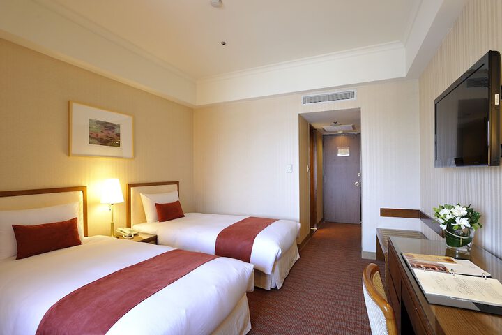 Room 12 of 64