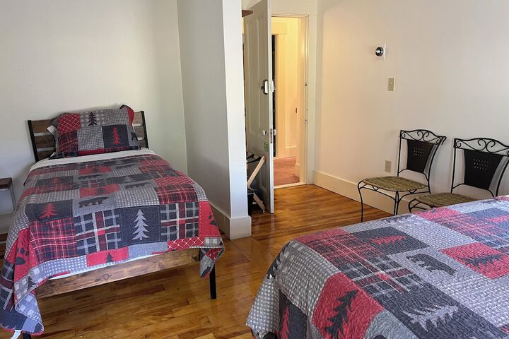 Room 5 of 103