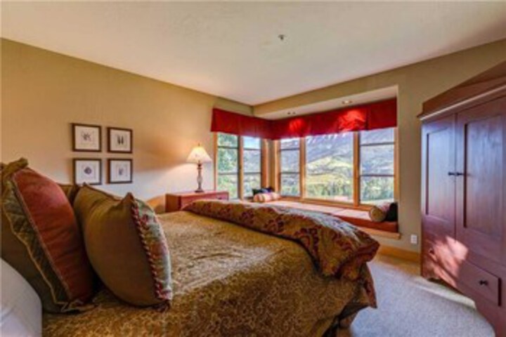 Room 43 of 59