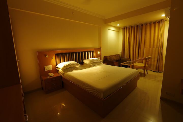 Room 5 of 42