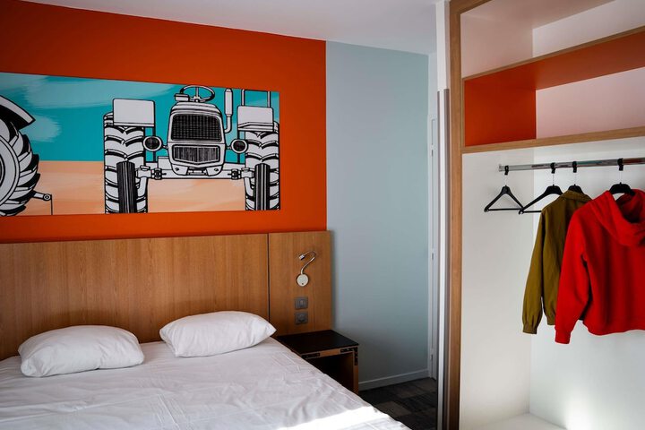 Room 8 of 36
